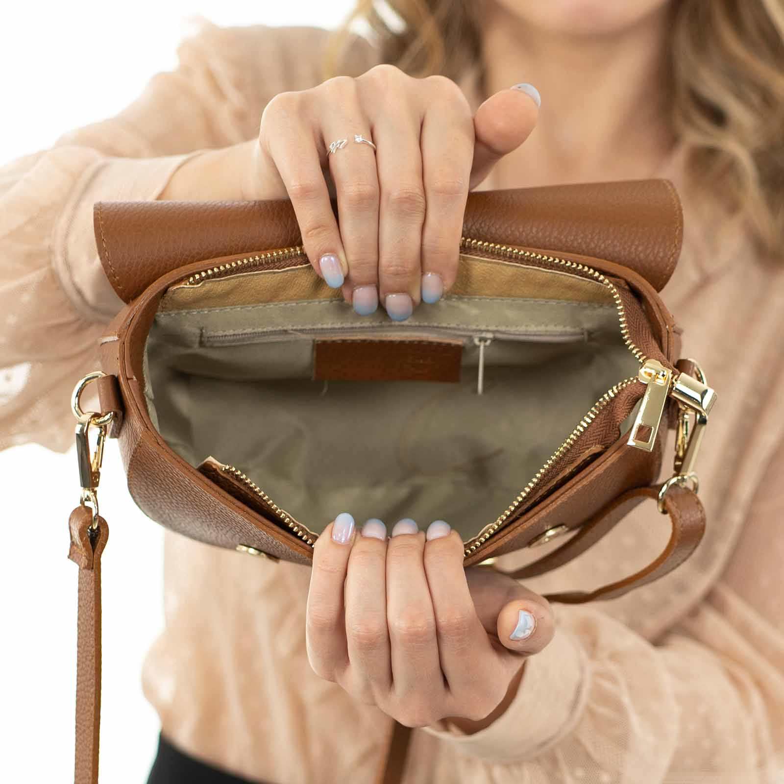 Borsa A Tracolla Mezza Luna In Vera Pelle Donna Con Patta Rindway