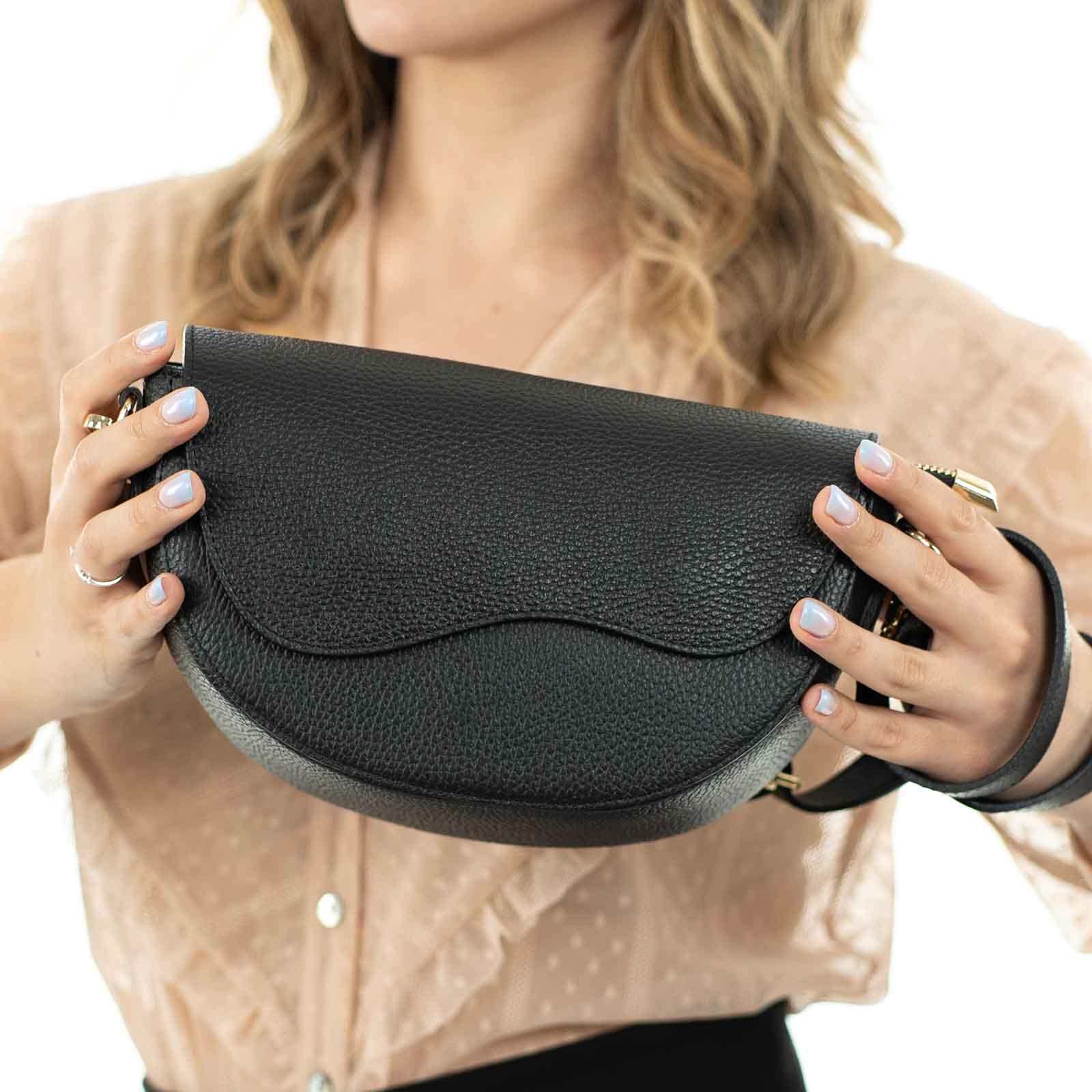 Borsa A Tracolla Mezza Luna In Vera Pelle Donna Con Patta Rindway