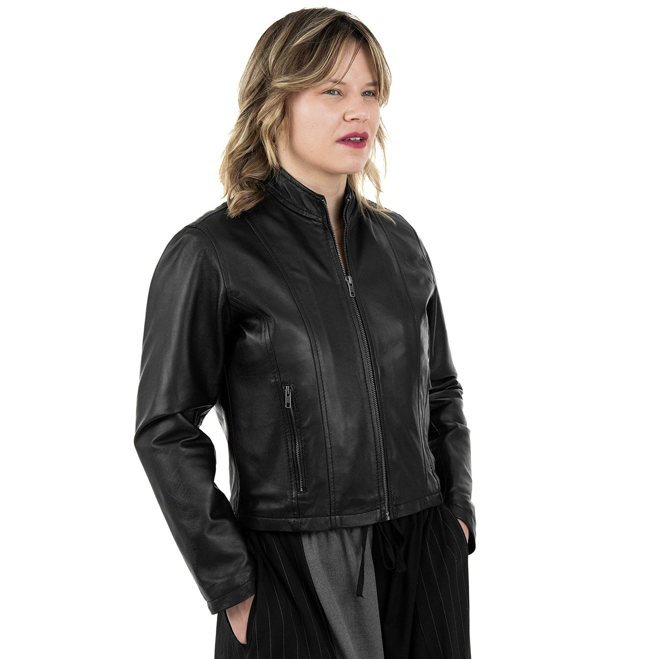 Giacca Biker In Vera Pelle Donna Slim Fit Corto Con Cuciture Frontali Cod.P03