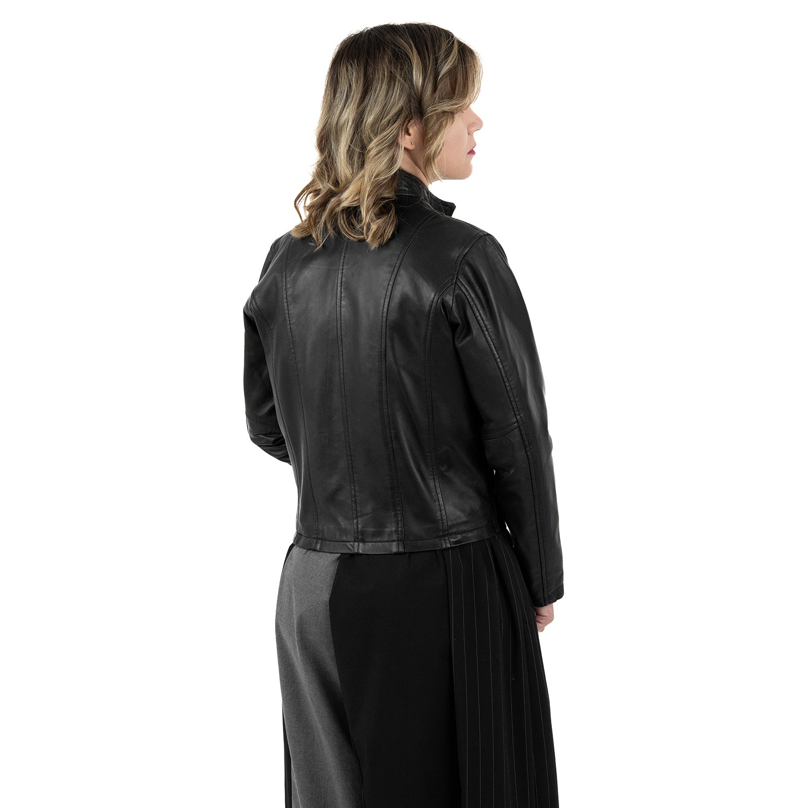 Giacca Biker In Vera Pelle Donna Slim Fit Corto Con Cuciture Frontali Cod.P03