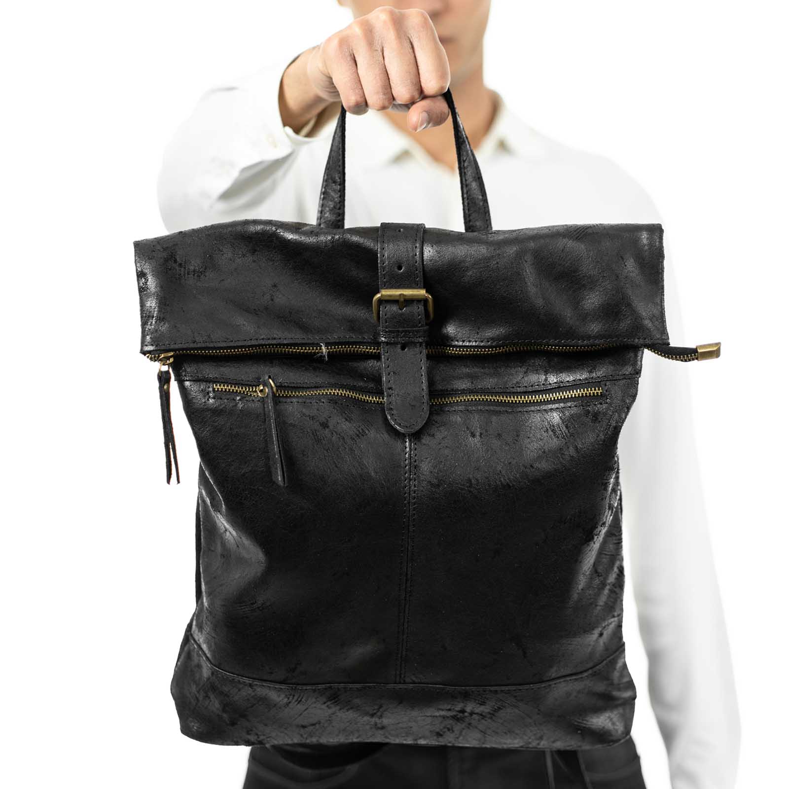 Zaino Borsa In Vera Pelle Uomo Dettagli Oro Rindway